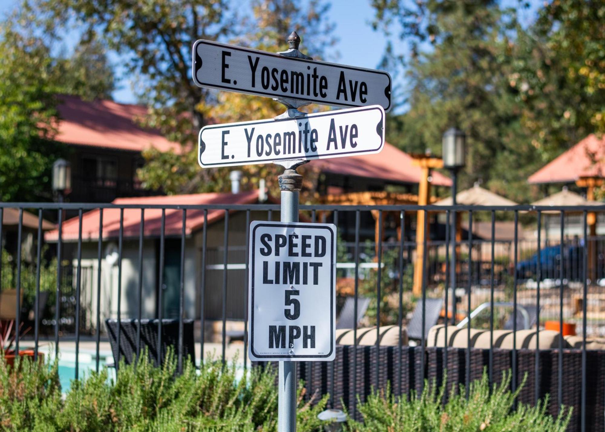 Yosemite Westgate Lodge Groveland Kültér fotó